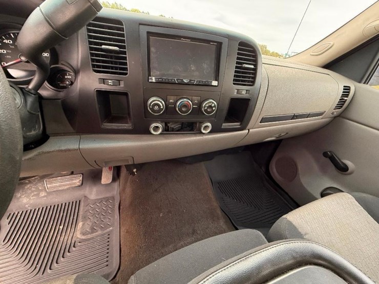 2007-chevrolet-silverado-1500-image-11