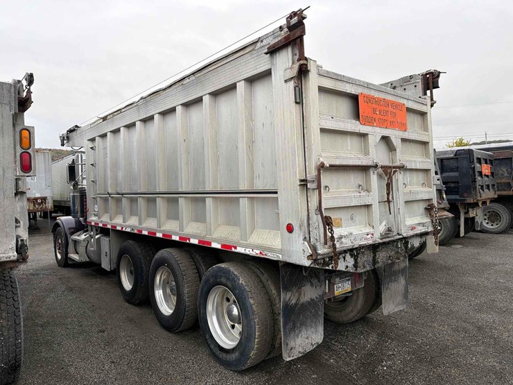 2003-peterbilt-357-image-4