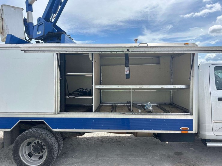 2015-ram-5500-versalift-sst-40ne-40ft-sign-bucket-truck-image-19