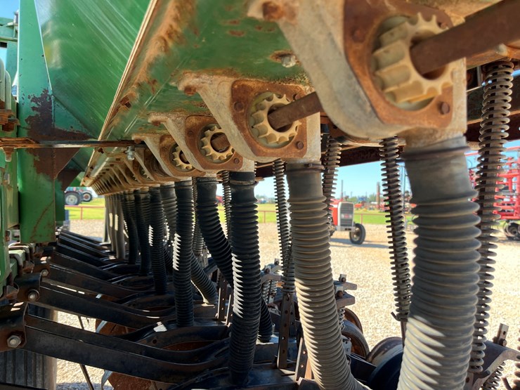 #t8082-•-great-plains-ss-24-grain-drill-image-23