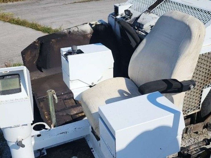 2017-roadtec-wheel-asphalt-paver-w/omini4-image-10