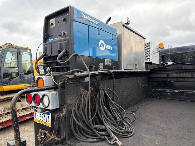 peterbilt-337-image-10