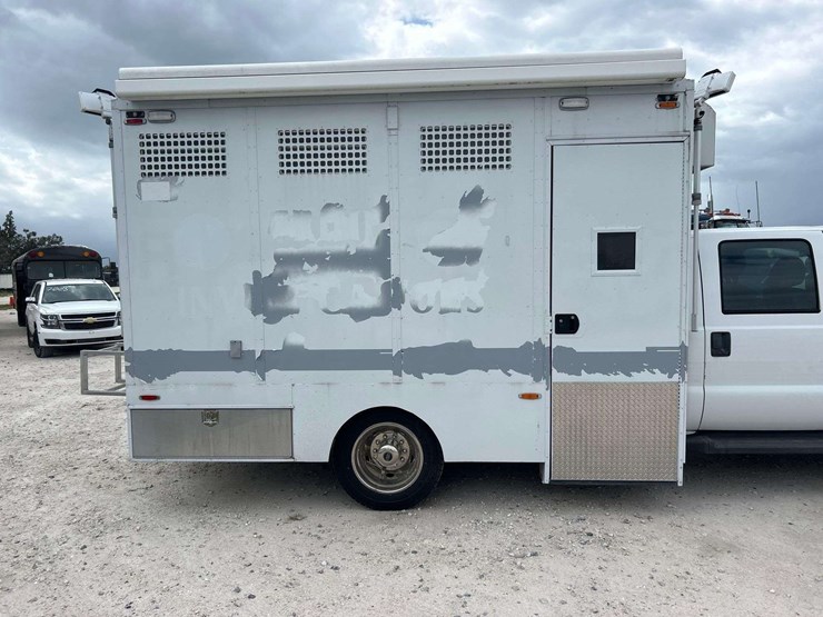 2012-ford-f550-image-21