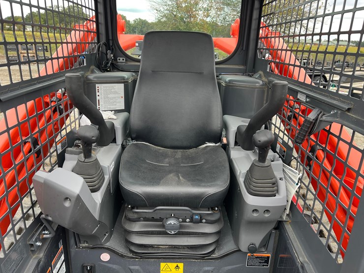 2023-kubota-svl97-2-image-18