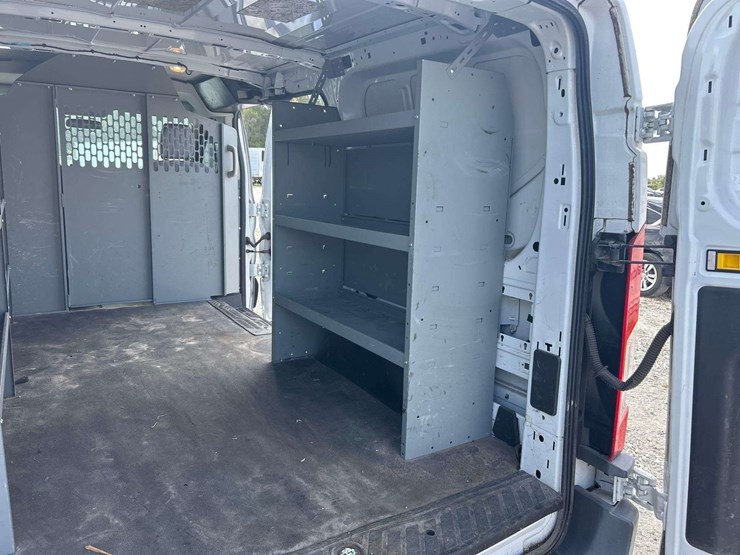 2015-ford-transit-image-18