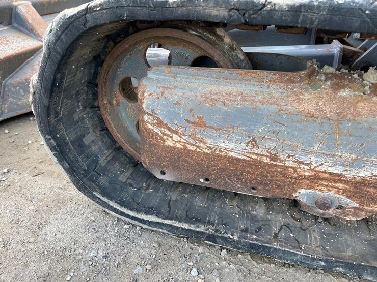 2017-takeuchi-tb260-image-16