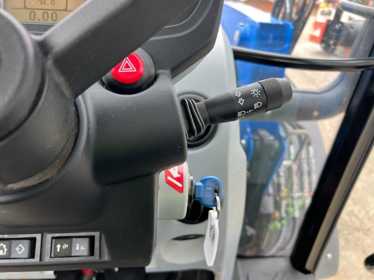 2017-new-holland-t4.75-image-26