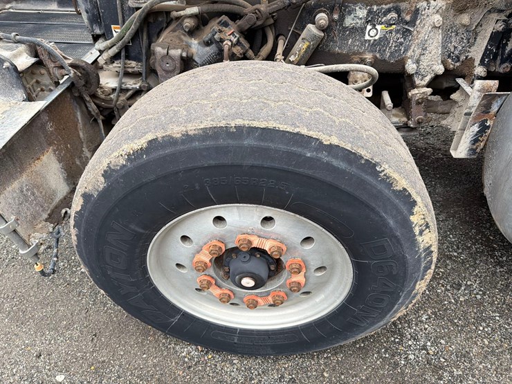 2003-peterbilt-357-image-30