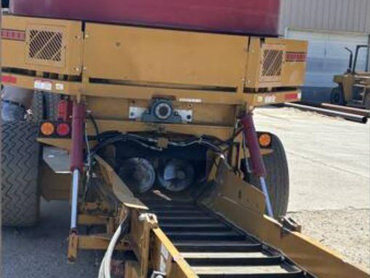 2022-haybuster-h1135-image-2