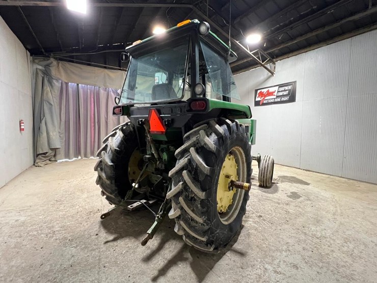 john-deere-4240-image-5