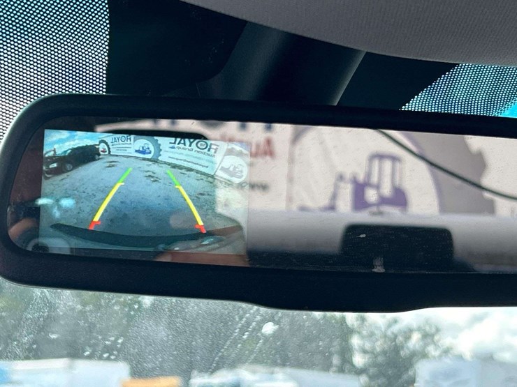 2019-ram-1500-classic-image-15