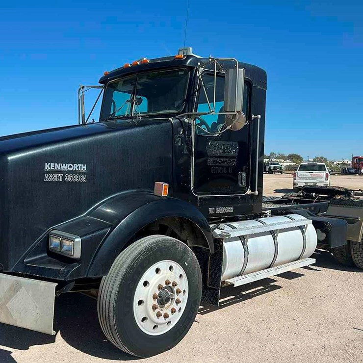 2011 KENWORTH T800