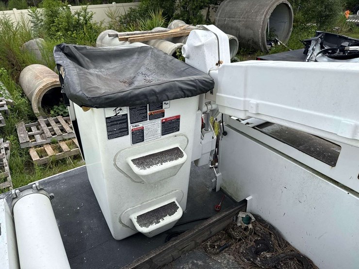 2016-ford-f550-image-15