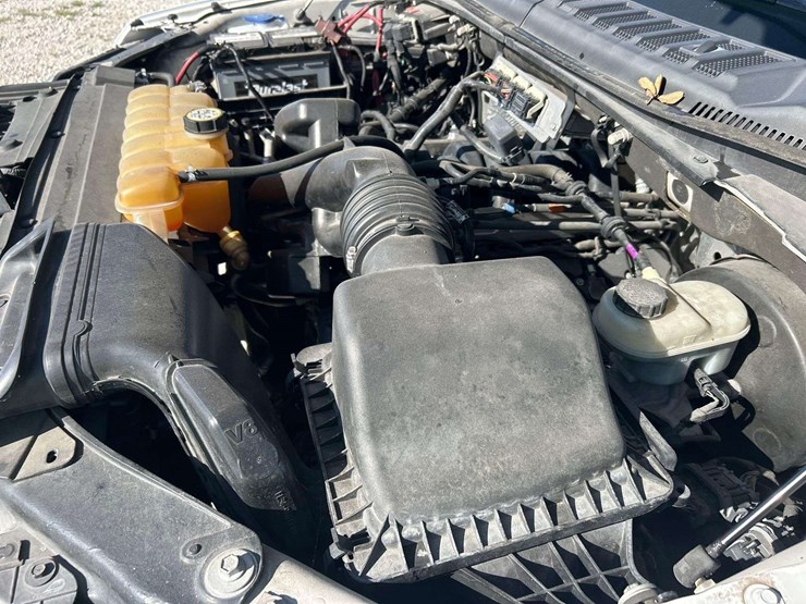 2017-ford-f150-image-8