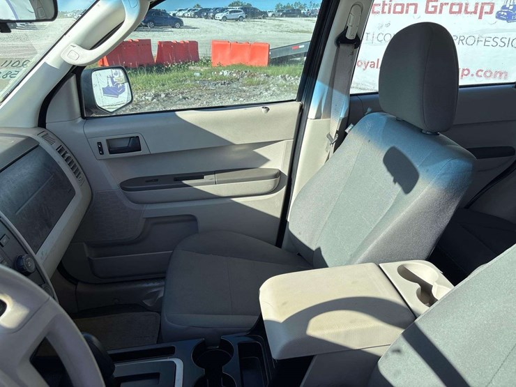 2011-ford-escape-image-20