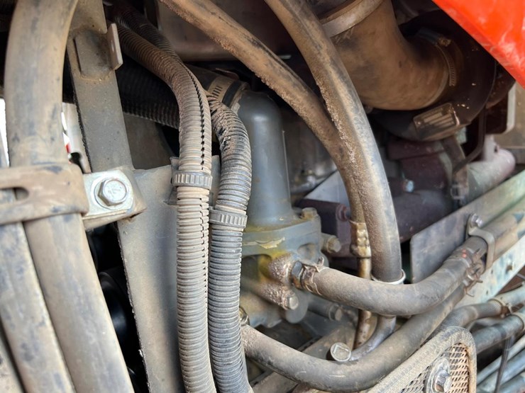 2016-kubota-m135gx-image-22