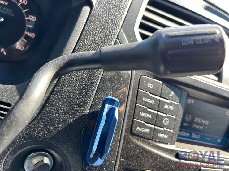 2018-ford-explorer-image-16