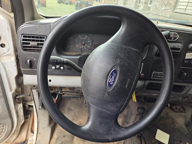 2005-ford-f550-xl-image-66