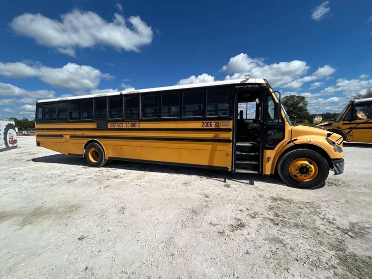 2007-freightliner-b2-image-28