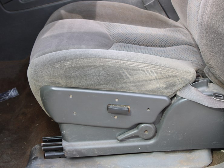 2006-chevrolet-3500-image-31