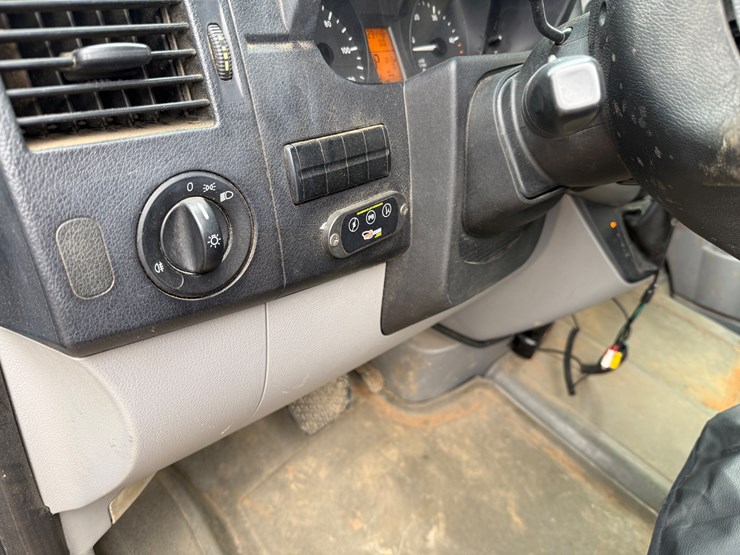 2008-freightliner-sprinter-2500-image-33