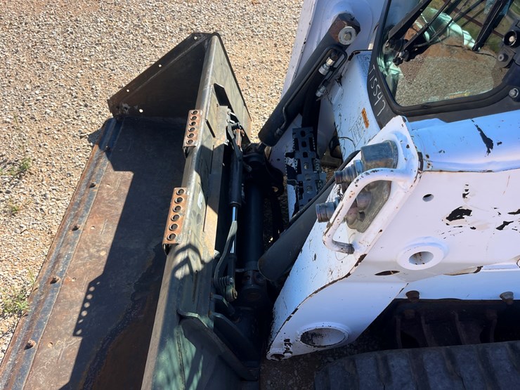 2015-bobcat-t870-image-4