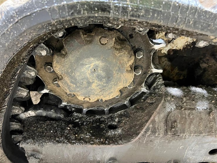 2016-bobcat-t595-image-19