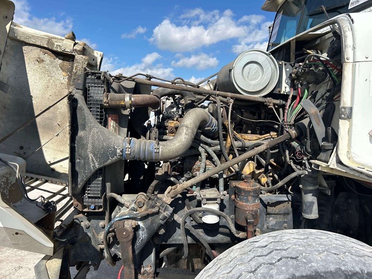 1996-freightliner-fld112sd-t/a-dump-truck-image-8