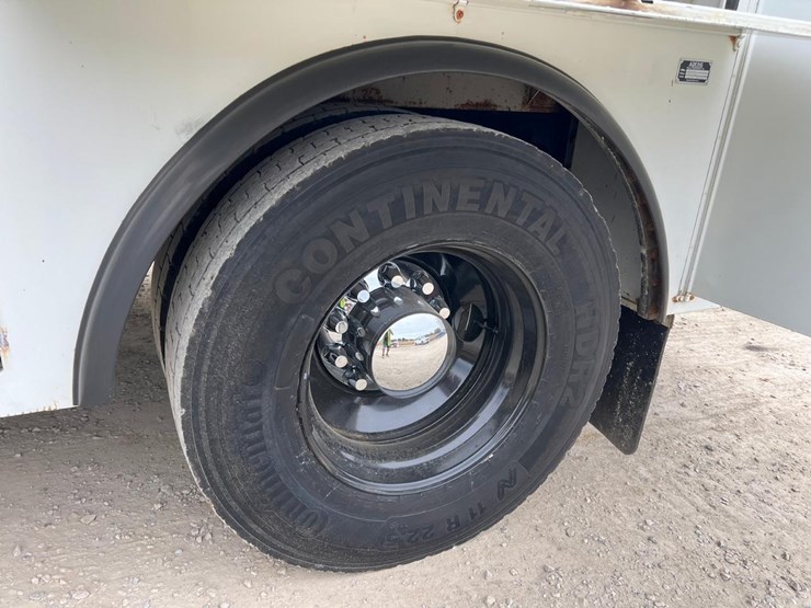 2017-international-durastar-4300-image-15