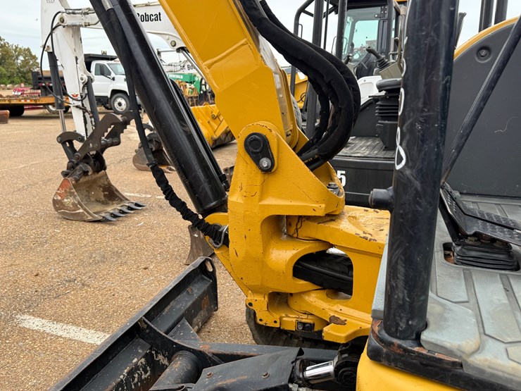 caterpillar-305e2-cr-image-13