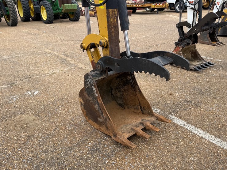 caterpillar-305e2-cr-image-24