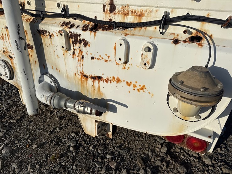 #5024-•-agm-agmc9l-~2000gal-water-tank-truck-bed-inv#-5024-image-6