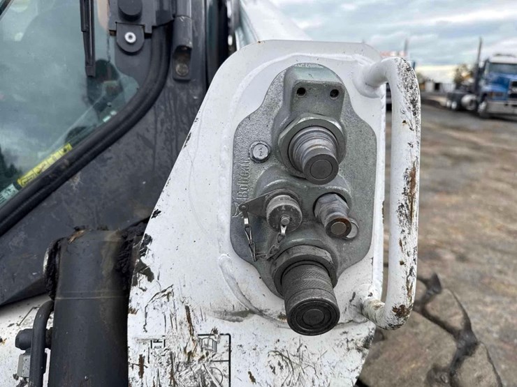 2021-bobcat-s740-image-17