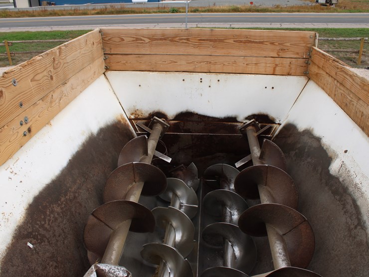 1982-international-s1700-image-30