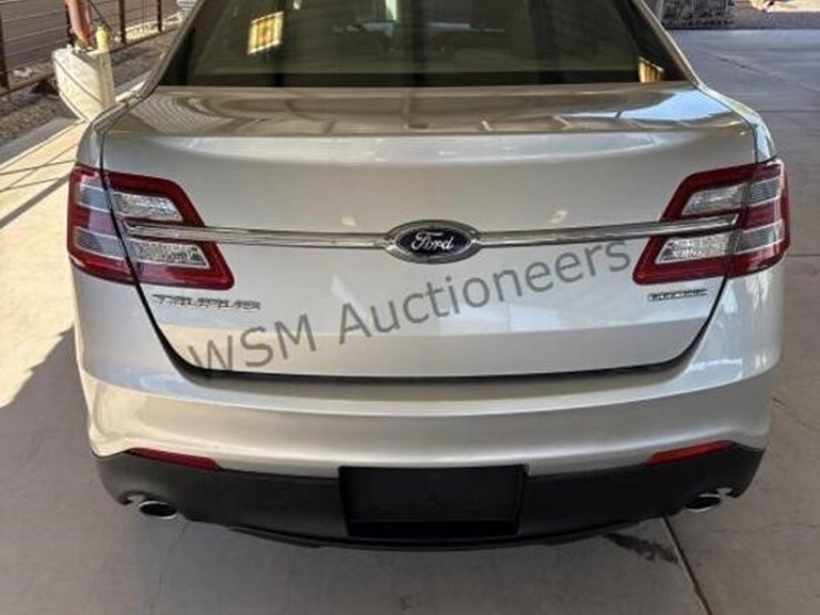 2016-ford-taurus-se-sdn-image-6