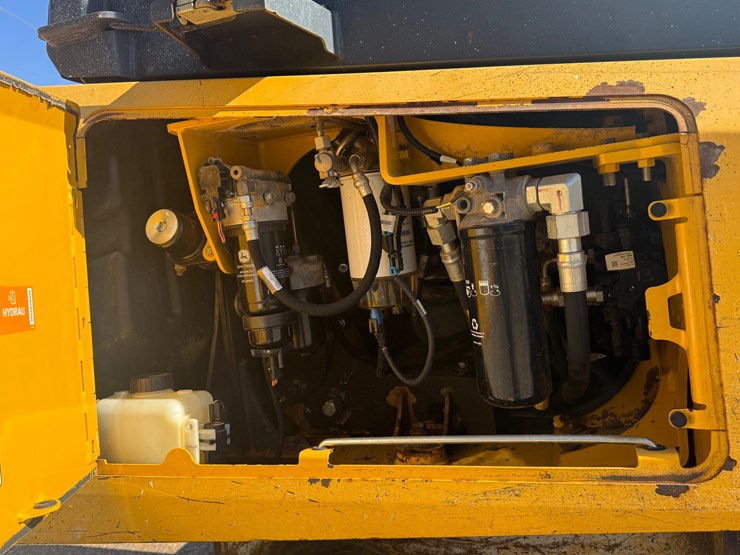 deere-650k-xlt-image-22