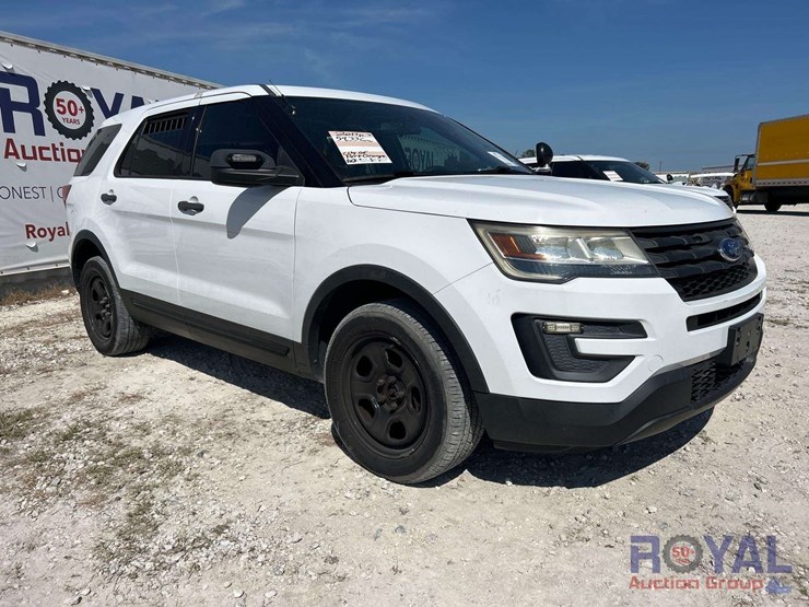 2017-ford-explorer-image-2