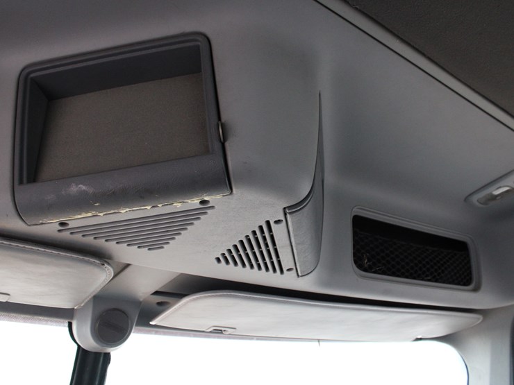 #2063-•-#2063--2006-freightliner-century-classic-s/t-semi-image-46