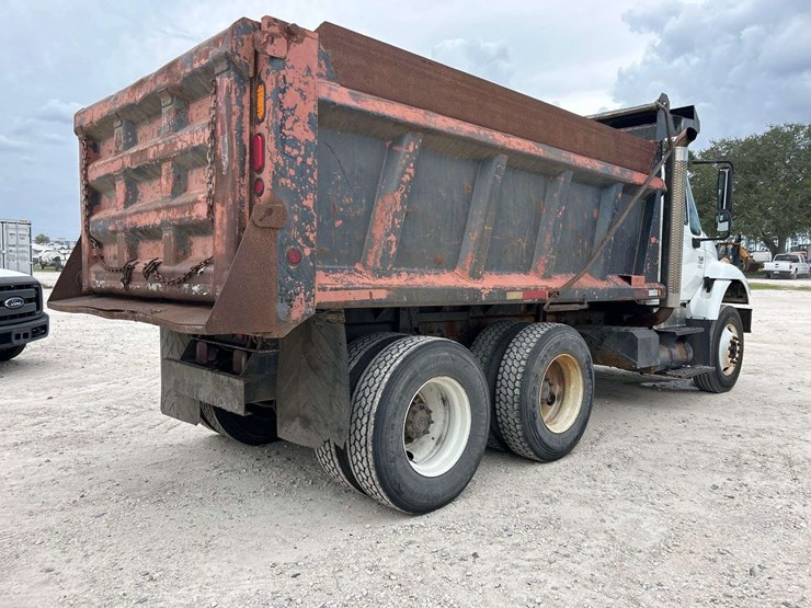 2003-international-7400-image-3