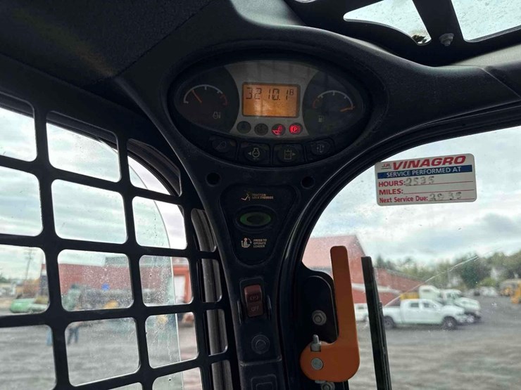 2021-bobcat-s740-image-21