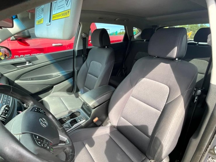 2017-hyundai-tuscon-(at,-1.6l,-miles-read-140074,-image-12