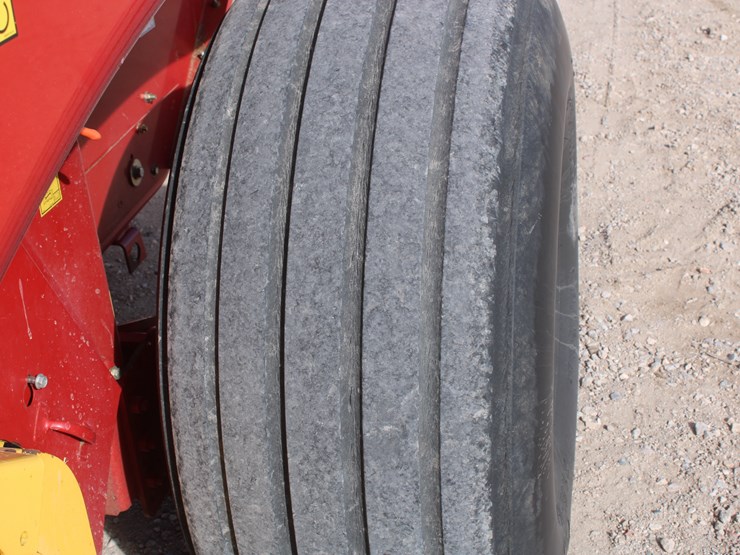 2015-new-holland-roll-belt-560-image-29