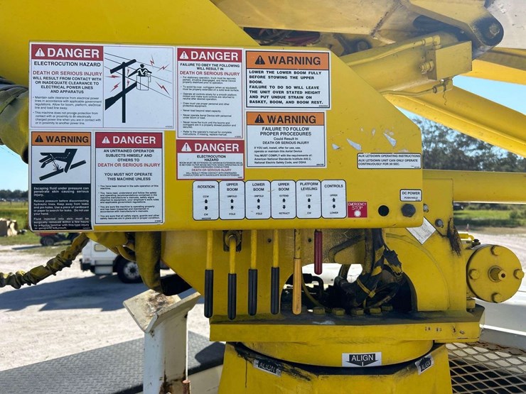 2012-freightliner-m2-106-terex-hi-ranger-tl41-41ft-insulated-bucket-truck-image-16