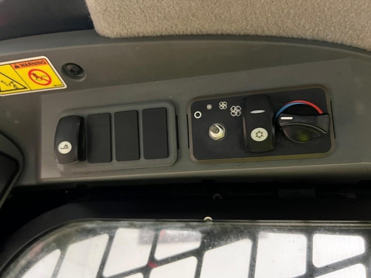 caterpillar-297c-image-27