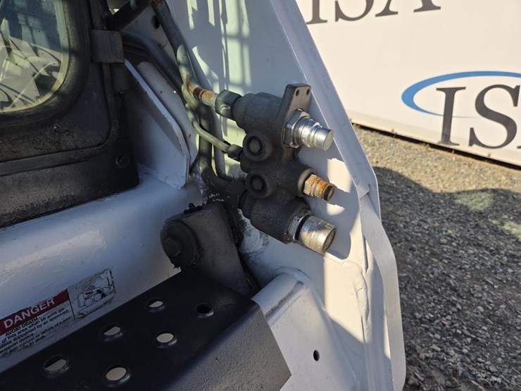 2003-bobcat-s160-image-14