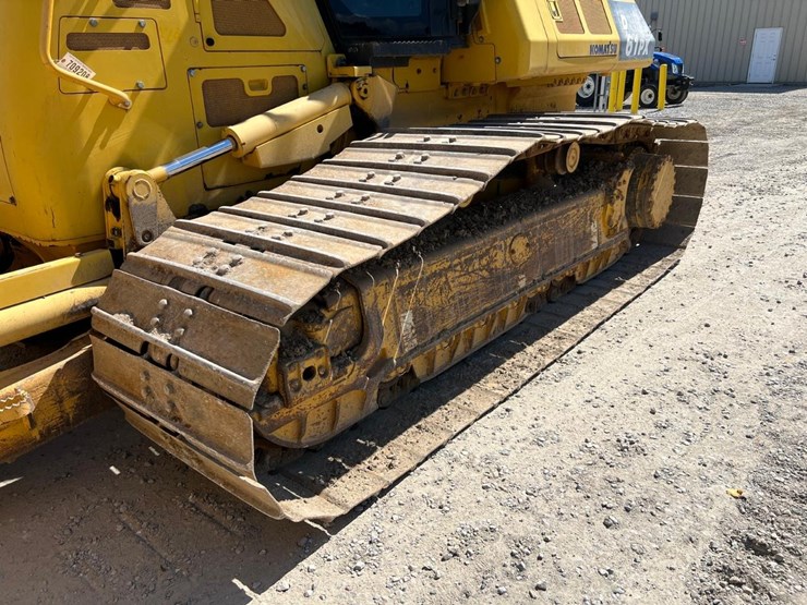 2016-komatsu-d61px-24-image-11