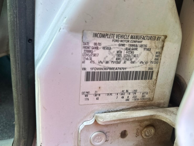 2006-ford-f350-xl-image-10