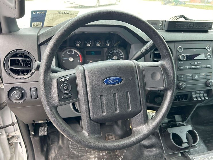 2012-ford-f550-image-11