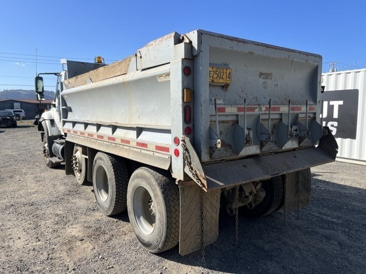 2009-international-7600-image-6