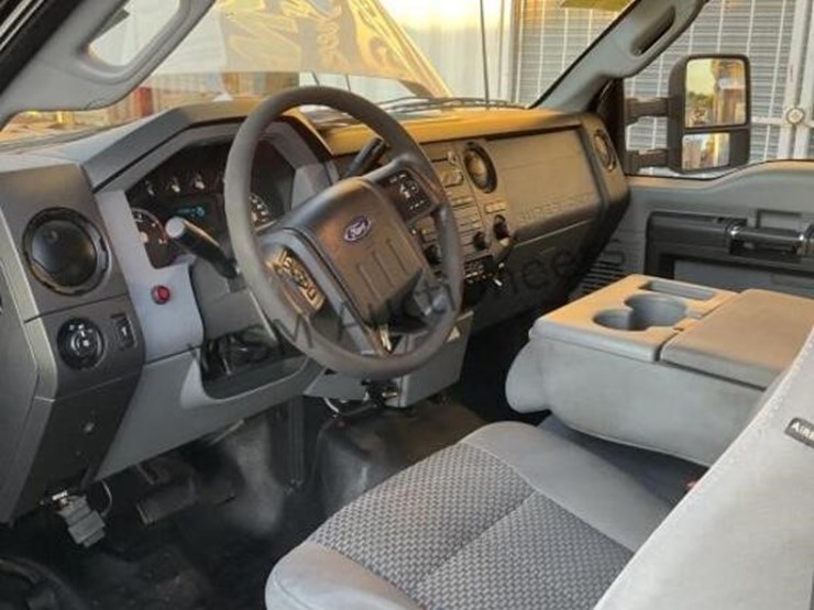 2013-ford-f550-image-28